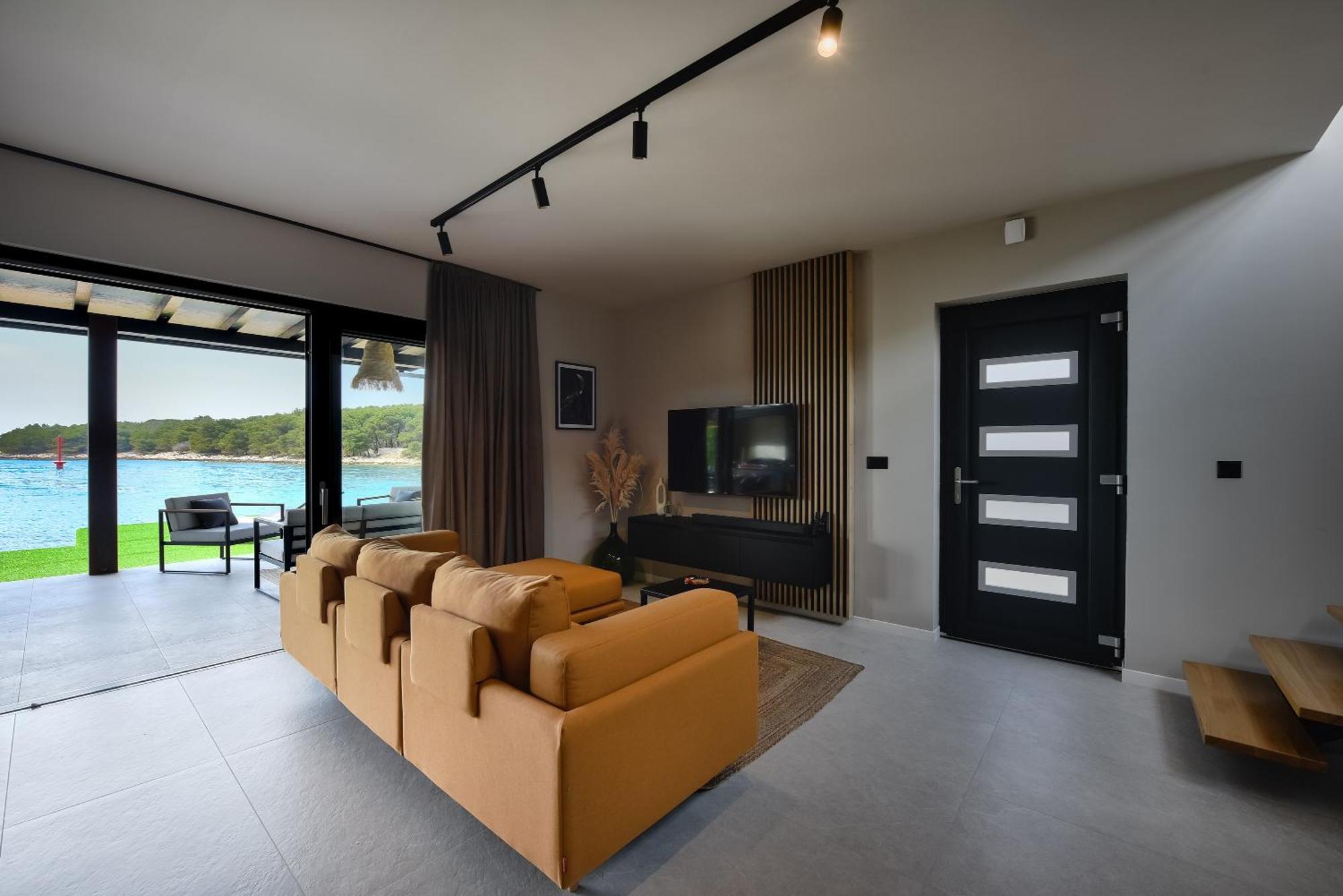 New Luxury Feel Good House By The Sea