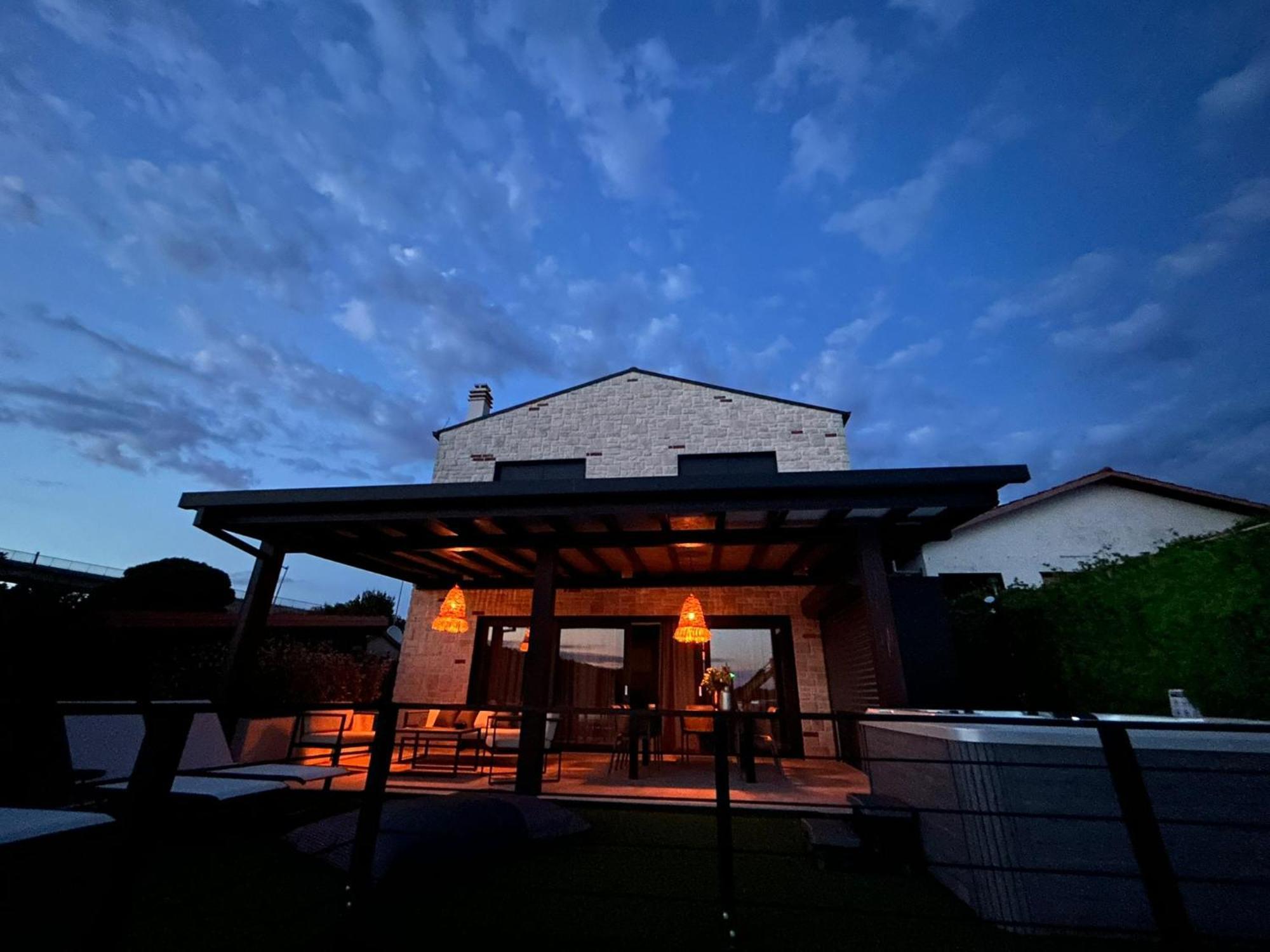 New Luxury Feel Good House By The Sea Ždrelac