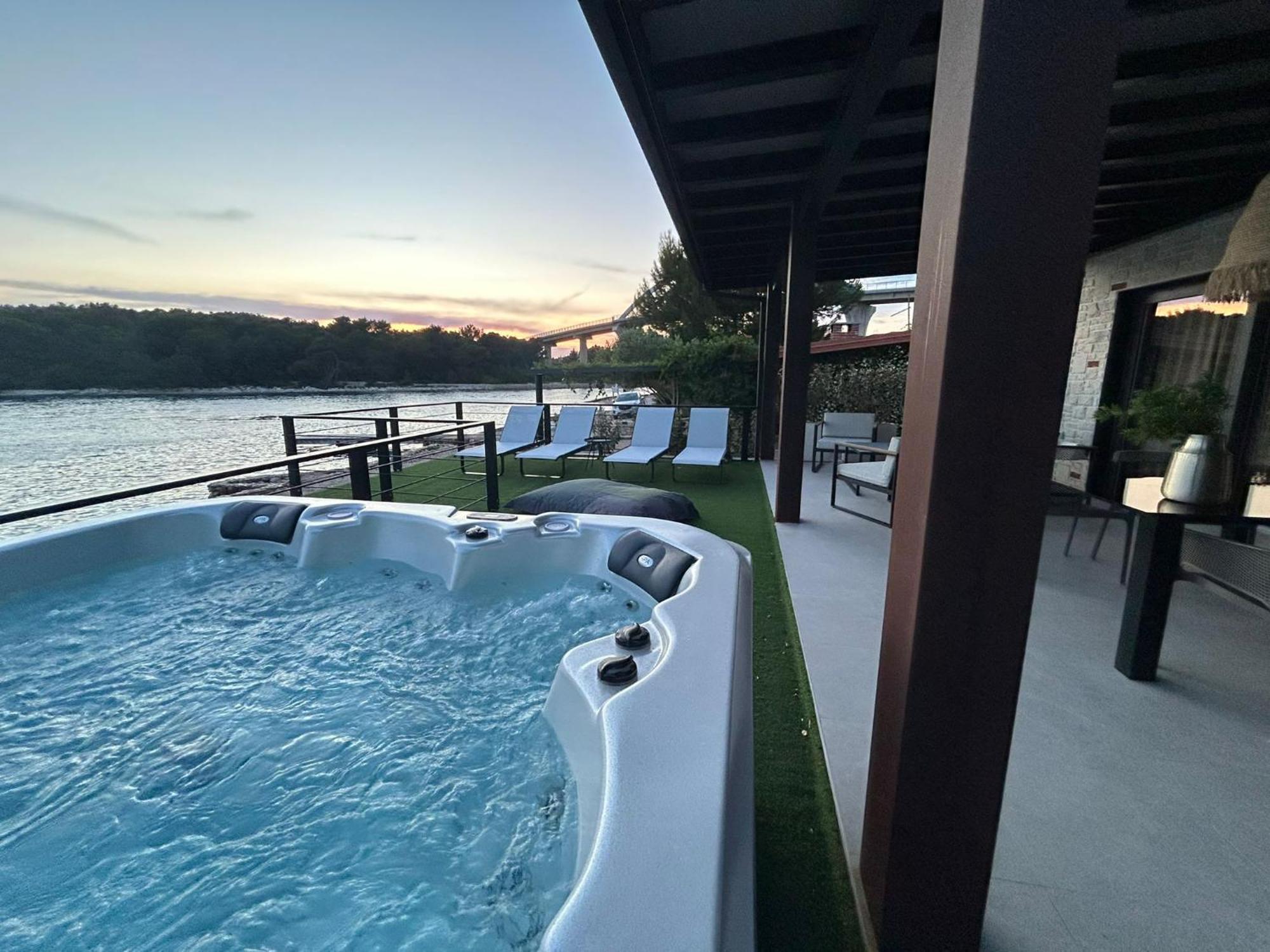 Villa New Luxury Feel Good House By The Sea Ždrelac